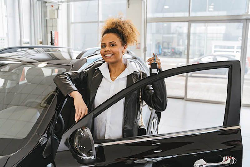 Should You Buy or Lease a Car with Bad Credit?